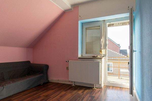 Zimmer mit Balkon im DG