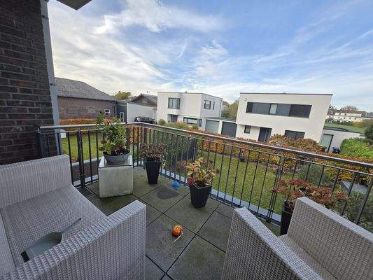 Moderne Wohnung mit Balkon