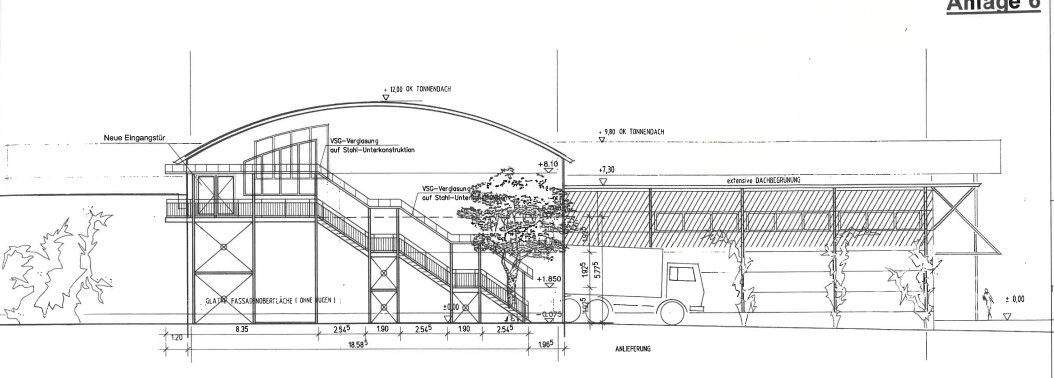Seitenansicht mit Treppenaufgang