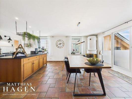 Küche mit Essbereich