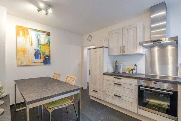 Küche mit Essbereich