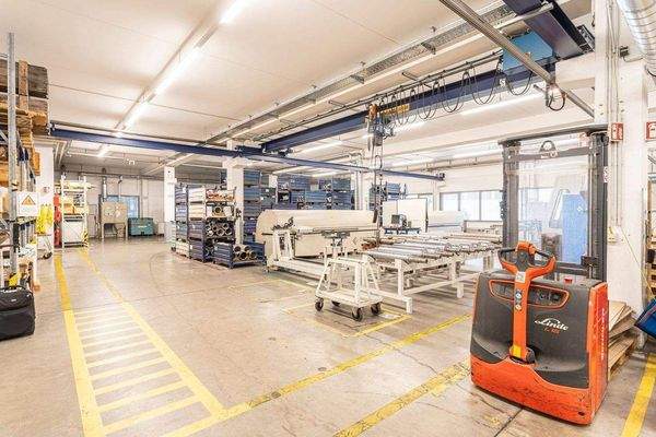 Produktion Halle Anbau 2001