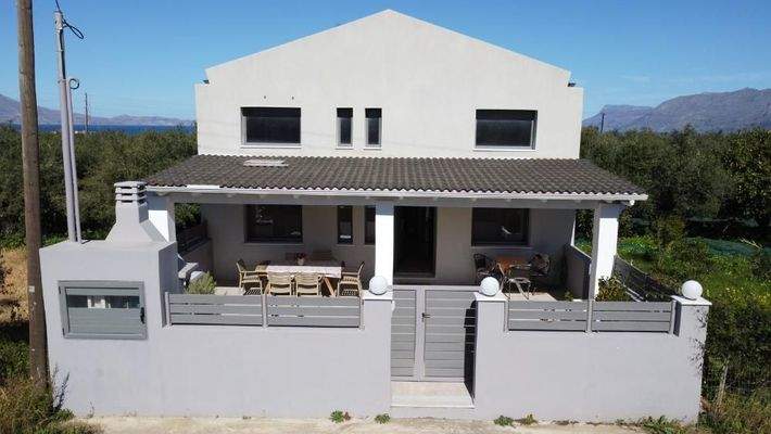 Kreta, Drapanias: Neubauhaus inmitten von Olivenhainen in Strandnähe zu verkaufen