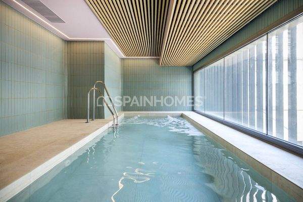 Elegant Apartments with Rooftop Pool in Barcelona