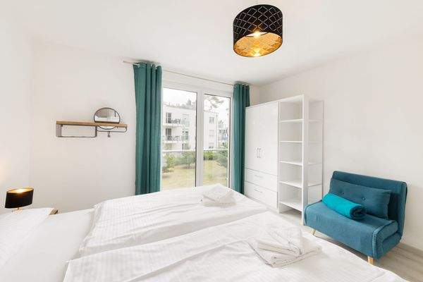 Mit bodentiefen Fenstern