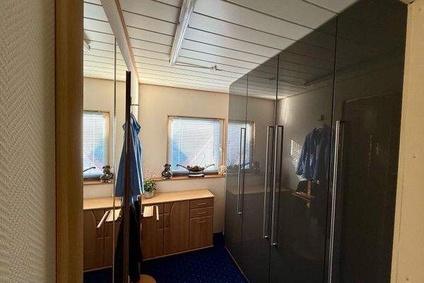 Ankleidezimmer im Obergeschoss/Haupthaus