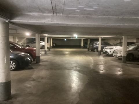 Düsseldorf Garage, Düsseldorf Stellplatz