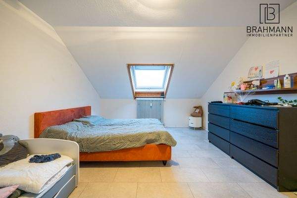 Geräumiges Schlafzimmer