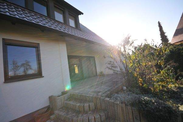 Terrasse vor dem Wohnzimmer im EG