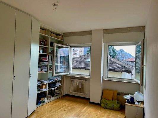 Dreizimmerwohnung-in-Leifers-zu-verkaufen-Leifers-Zentrum-Wohnung-mit-Balkon-mit-Garage-appartamento-trilocale-a-Laives-in-vendita-a-Laives-centro-con-balcone-e-garage