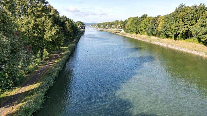 Impression Gehweg Kanal