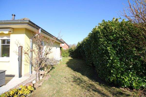 seitliche Hausansicht