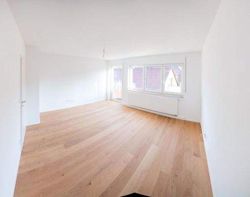 großzügiges Wohnzimmer