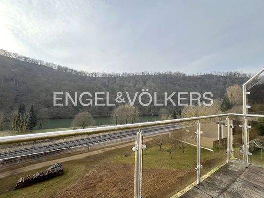 Zwei Balkone mit Lahnblick