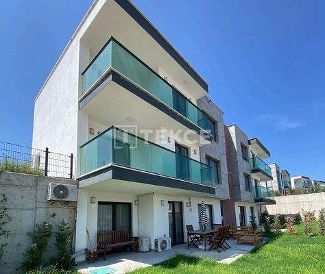 Sea View Penthouses in a Project with Pool in Bodrum