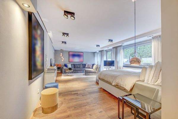 Wohn- / Schlafraum im Untergeschoss