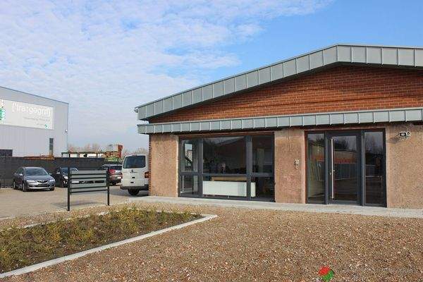 Außenansicht/Stellplätze