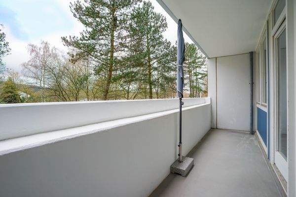 Loggia überdacht mit Blick ins Grüne