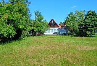 Blick zum vorderen Grundstück