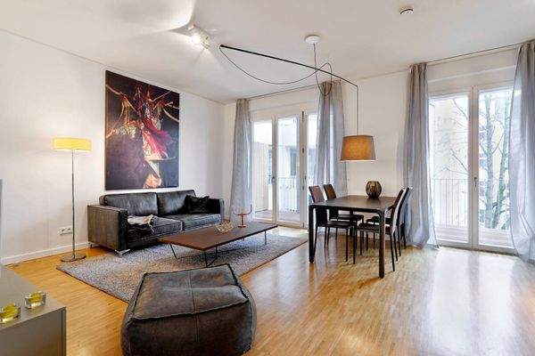 Wohnzimmer mit integrierter Küche