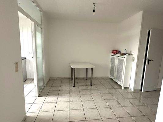 Essplatz zwischen Küche und Wohnzimmer