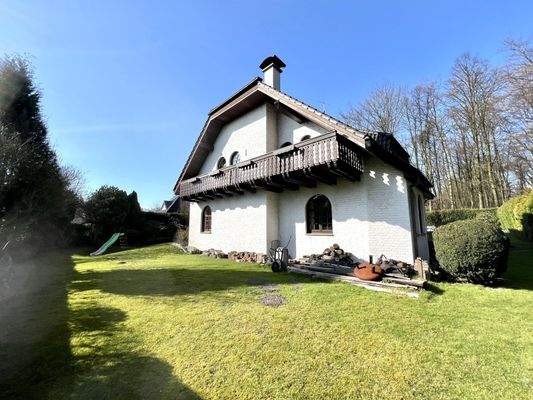 Rückansicht mit Balkon
