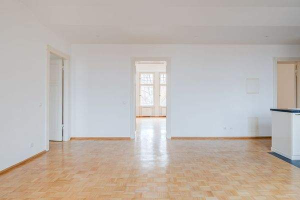 Central and spacious living area