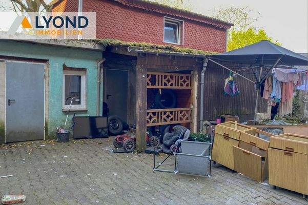 Hof / Zugang Werkstatt