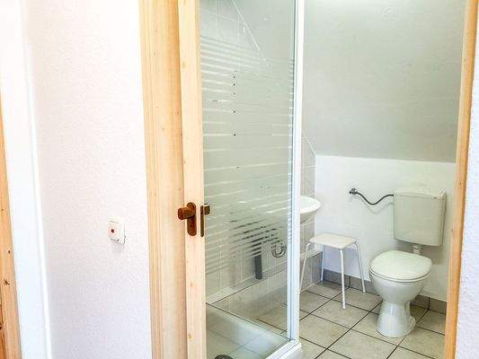 Badezimmer mit Dusche