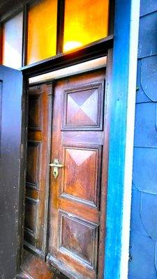 7F Hauseingangsdoppeltür.jpg