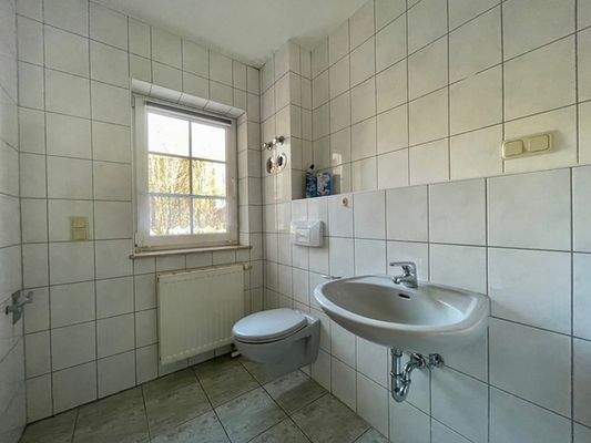 PD2833-Intern3#Blick Gäste WC im EG.jpg