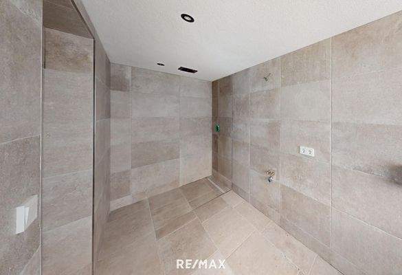 Pfunds - Wohnung - Badezimmer