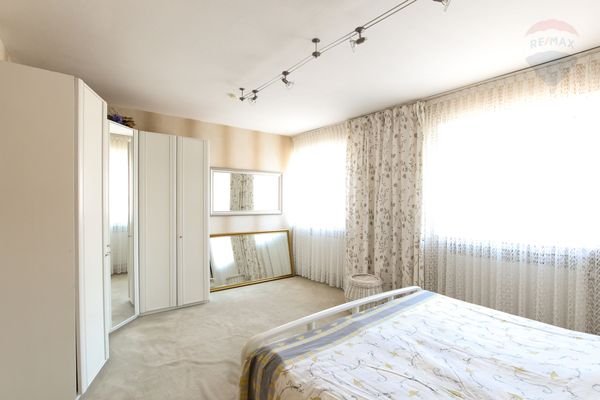 OG Schlafzimmer (2)