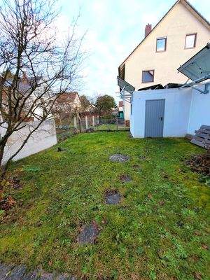 Gemeinschaftsgarten direkt am Haus.jpg