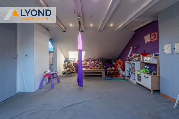 LYD 3588 - 12 Zimmer DG