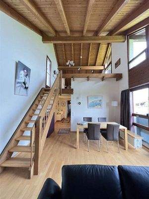 Wohnzimmer mit Galerie