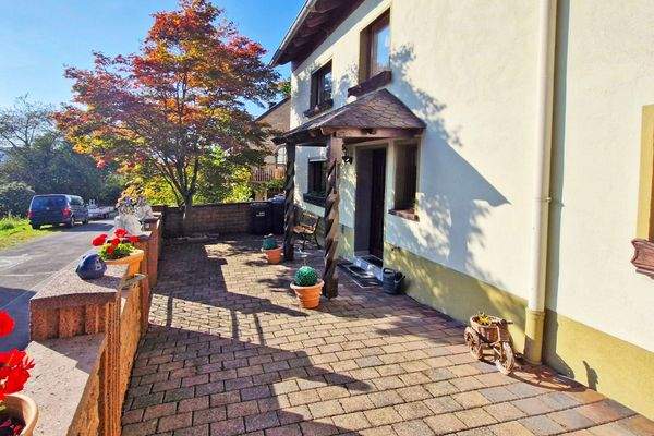 Terrasse vor Haus Ansicht 1