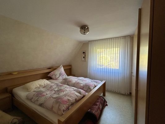 Schlafzimmer 2 DG