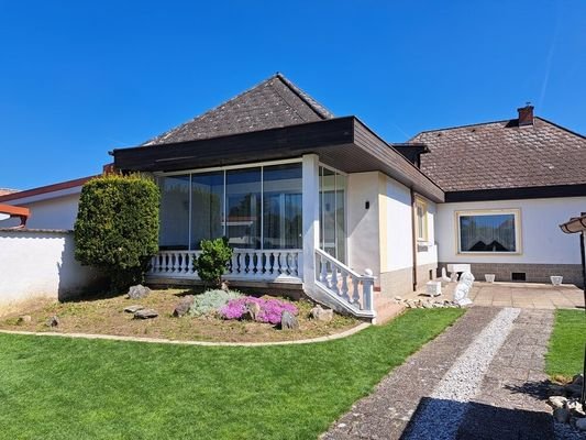 Haus im Bungalow-Stil (Dach ev. später ausbaubar)