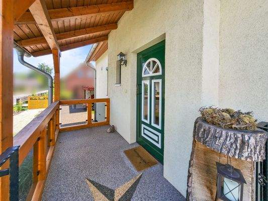 100 überdachter Eingang.jpg