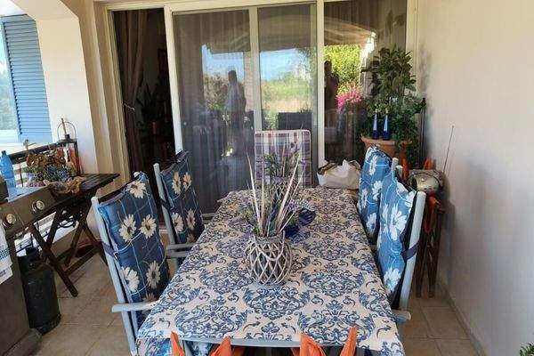 Kreta, Pirgos Psilonerou: Schönes Haus in toller Anlage in Strandlage zu verkaufen