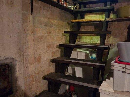 Zugang zum teilunterkellerten Bereich