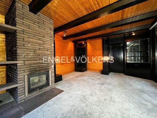 Wohnzimmer mit Kamin