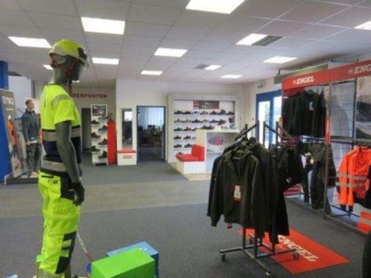 Showroom im Erdgeschoss.jpg