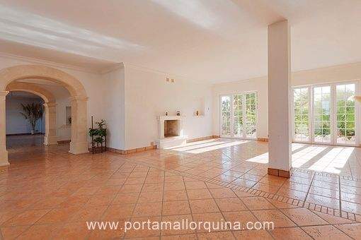 Lichtdurchfluteter Wohnbereich