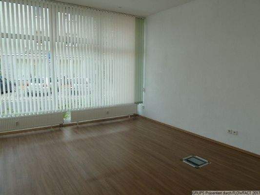 Eckladen mit Bodentank