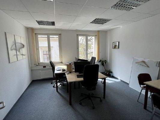 Büro mittel