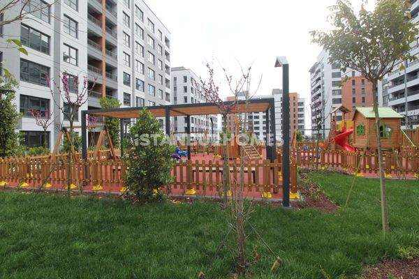 Spacious Flats 100 M from Metro in Bagcilar