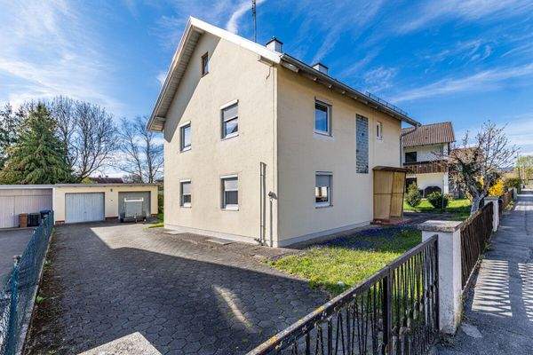 Zufahrt zu den Garagen