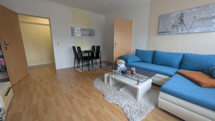 Wohnzimmer mit Essplatz